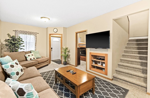 ⚓️Close to Duluth! Close to Lake Superior! Whole house! Centrally located! ⚓️