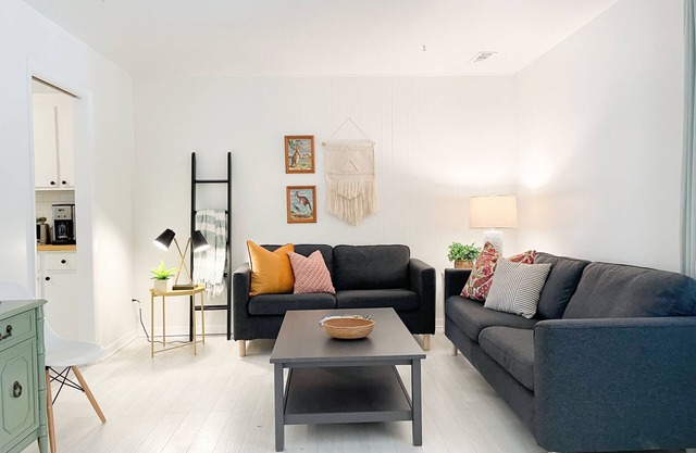 Cerca de todo / Limpio / Tranquilo / Perfecto para familias pequeñas / 3br 2. 5ba