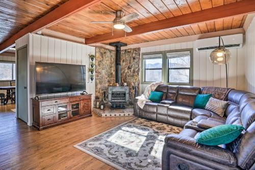 Close to Hiking and Dtwn Mtn-View Prescott Home!