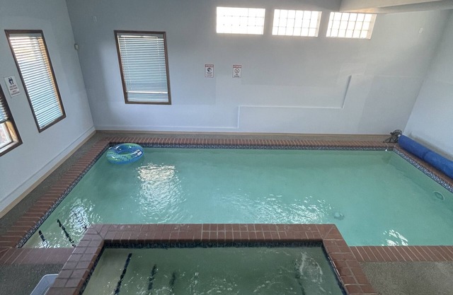 Close to Mount Rainer, JBLM, Tacoma Dome, trails, etc. beautiful sunsets, pool