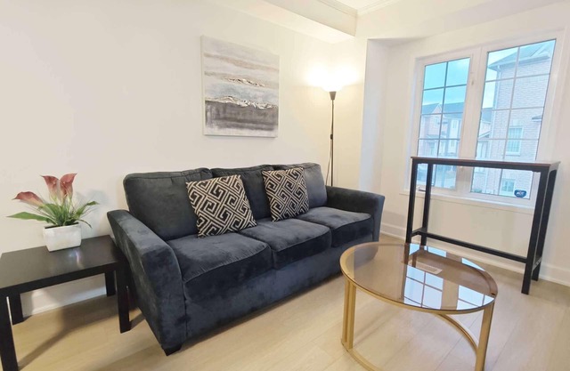 close to park lake, convenient to restaurant, coffee shops, banks, superstore.