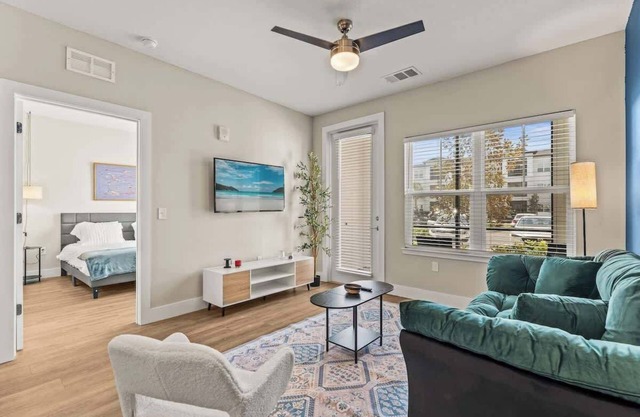 Close to Parks Retreat with KingBed & Pet-Friendly