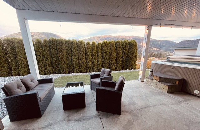 Close to SilverStar mountain getaway 3bedroom suite