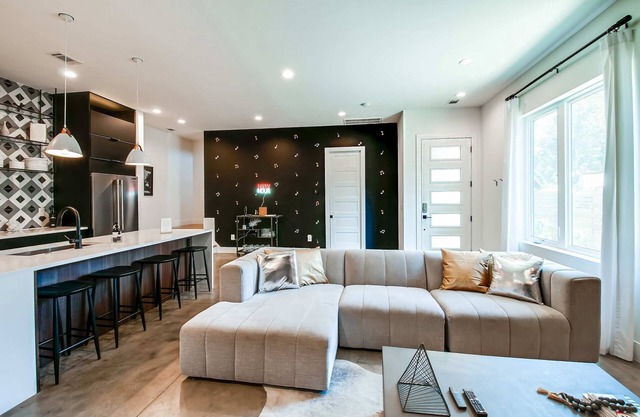Close to the Gulch - Book Today