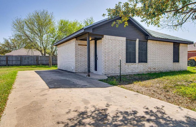Close to Town and Med Center Weslaco Home