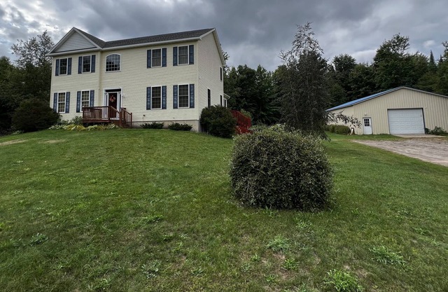 Close to water activities, golfing, snowmobiling, skiing or outdoor fun