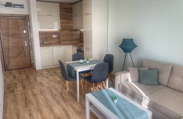 Cloud 9 Apartment by LMG