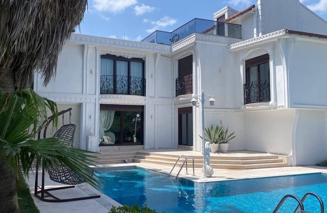Cloud Nine by Alara | Luxury Private Pool & Garden Villa