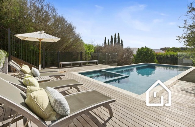 Clovelly of Portsea - Heated Pool & Spa Luxury
