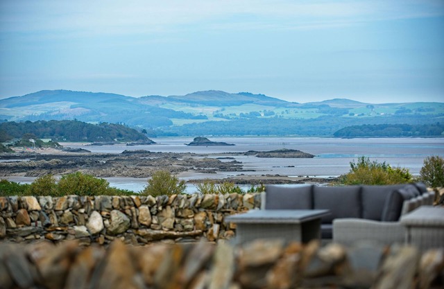 Clover Lodge - a lodge that sleeps 6 guests in 3 bedrooms