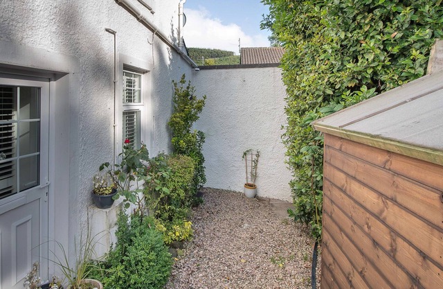 CLOVER NEUK, pet friendly, country holiday cottage in Fairlie