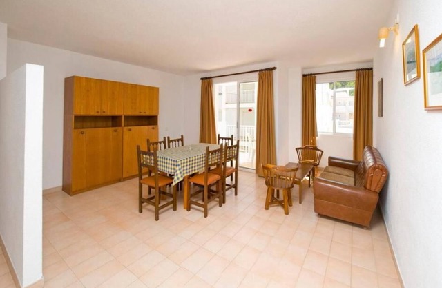 CLPL-2BD2T / Book Budget Apartment | -14% off Car Rental