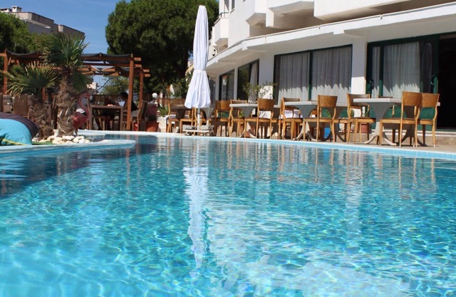 Club ürgenç hotel
