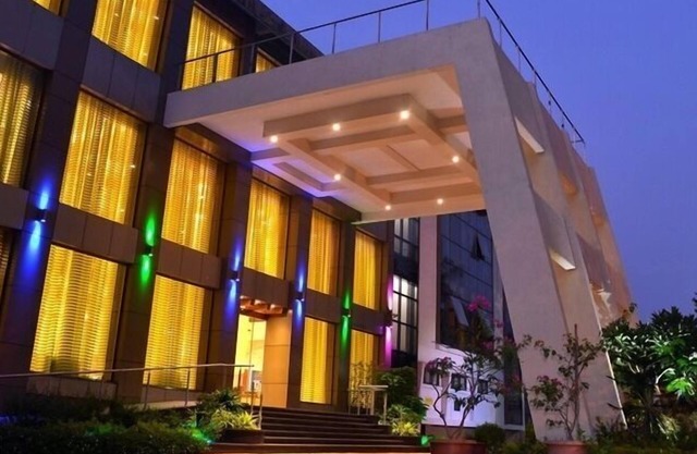 Club Emerald