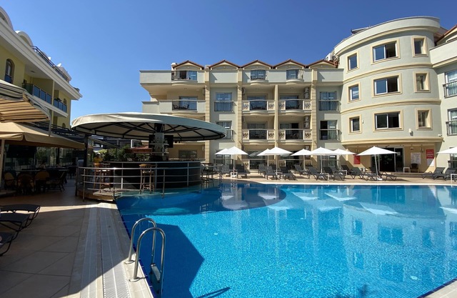 Club Karakas Apart
