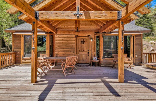 Club View Pines #2105
