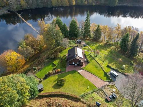 Clunie Dam Lodge