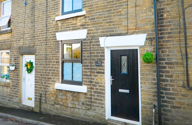 CLUTTER COTTAGE, family friendly in Whaley Bridge