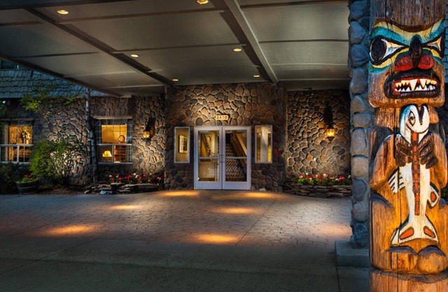 Coast Inn at Lake Hood
