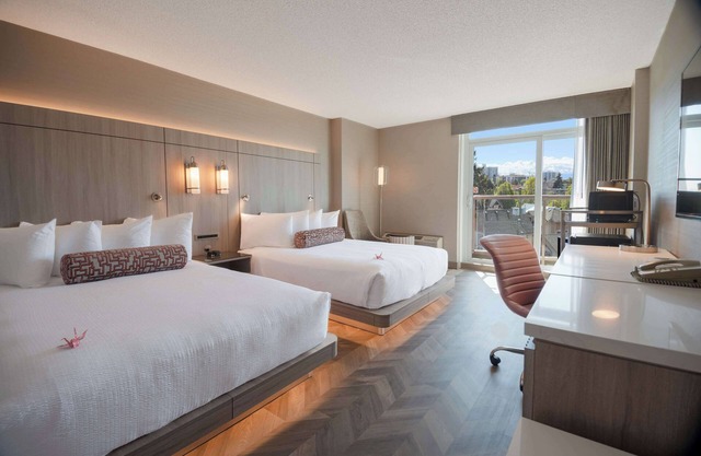 Coast Victoria Hotel & Marina by APA