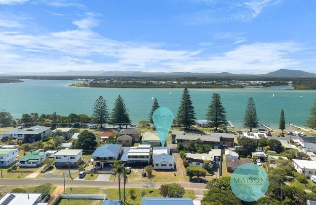 Coastal Abode in the Heart of Manning Point