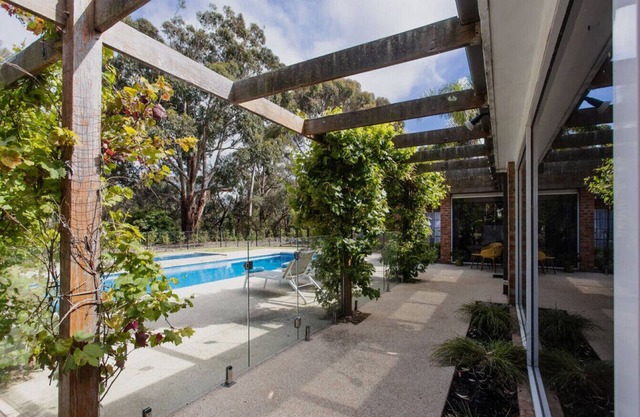 Coastal Acres Retreat - Pool, Spa, sleeps 10