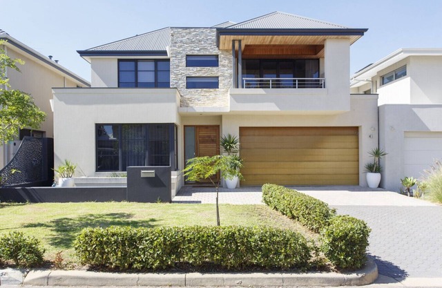 Coastal Bliss - Family Home Moments from the Beach