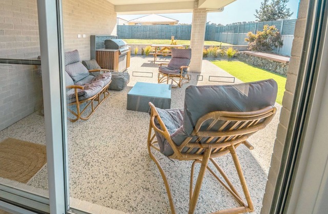 Coastal Bliss Retreat Elegant Beachside Escape at Hawley Beach