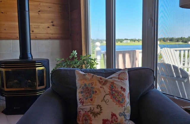 3 Bedroom Cottage- 5 minutes to National Park Beaches