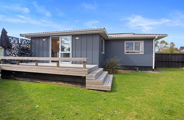 Coastal Breeze - Waihi Holiday Home