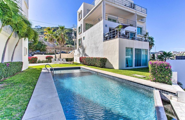 ¡NUEVO! Oasis costero de Cabo con acceso a la piscina + patio privado