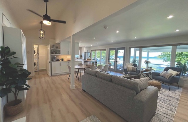Coastal Capri Cottage - Waterfront -Scott McGillivray Vacation House Rules Reno