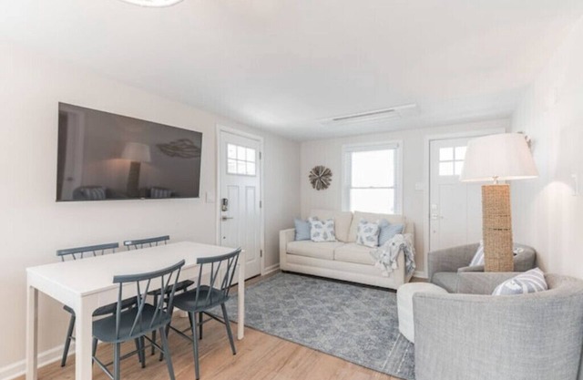 Coastal Centrally Located - 2 bd /1 bath 2nd Floor Unit