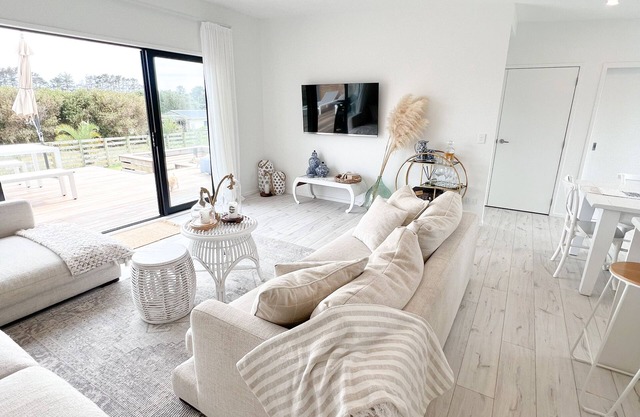 Coastal Charm Escape, walking distance to beach!