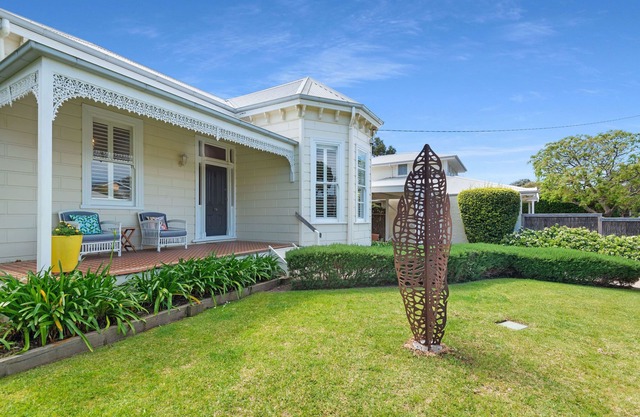 Coastal Charm in Prime Position