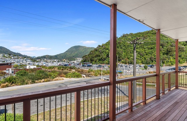 Coastal Charm - Picton Holiday Home