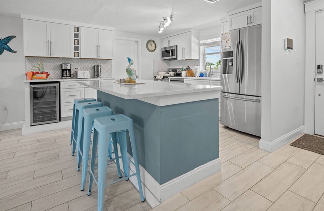 Coastal Comfort Near Siesta Key, Sleeps 8