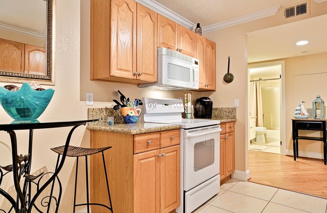 Coastal Condo,Amenities,Just Over 1 Mile to Beach+Resorts