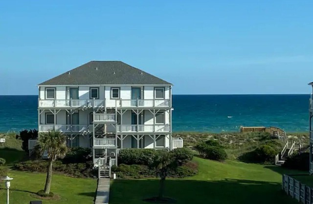 Coastal Condo w/ Ocean & Sound Views & Balcony