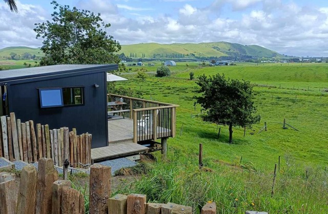 Coastal country cabin escape