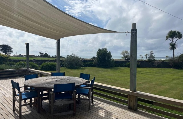 Coastal Farm Cottage at Flat Point Beach