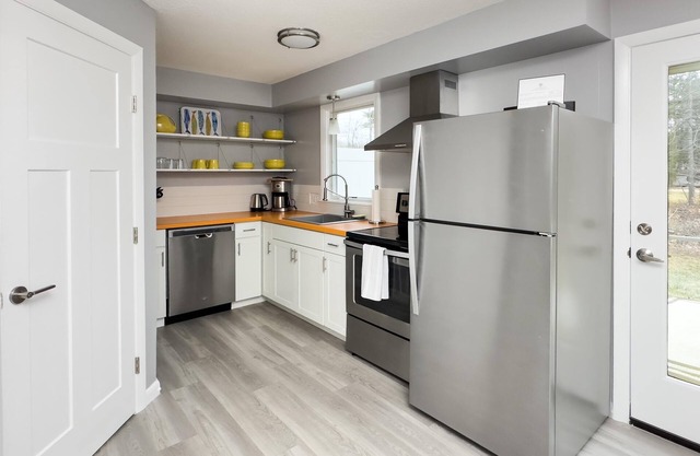 Coastal Freeport Flat - 5 minutes from town