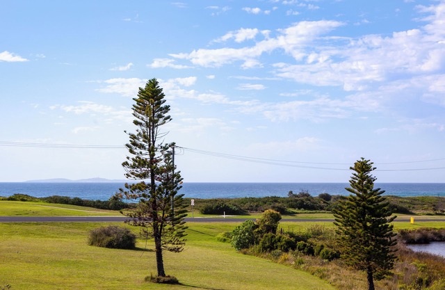 Coastal Hideaway, is less than a 7min stroll from 2 beautiful beaches.