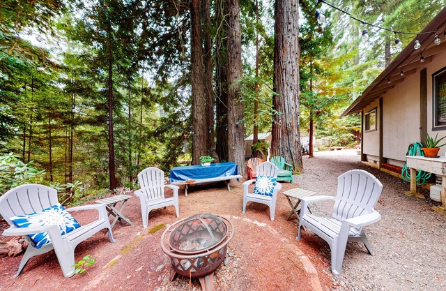 Coastal house near trails, beaches, & dining with firepit - dog-friendly