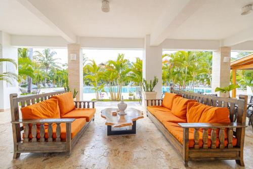 Coastal Luxury 2-Bed w Pool Access in Bayahibe