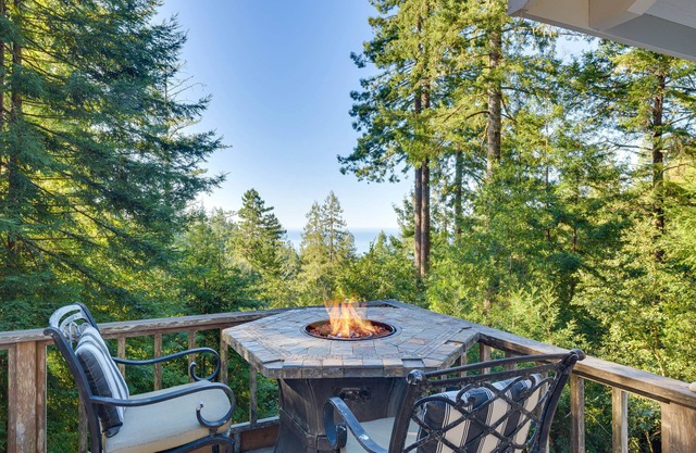 Coastal NorCal Sanctuary w/ Ocean & Redwoods Views