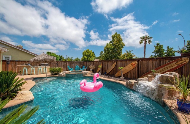 Coastal Oasis w heated Pool & Spa by beach