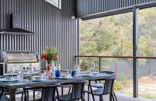 Coastal Retreat - Explore Merry Beach Caravan Park on Foot