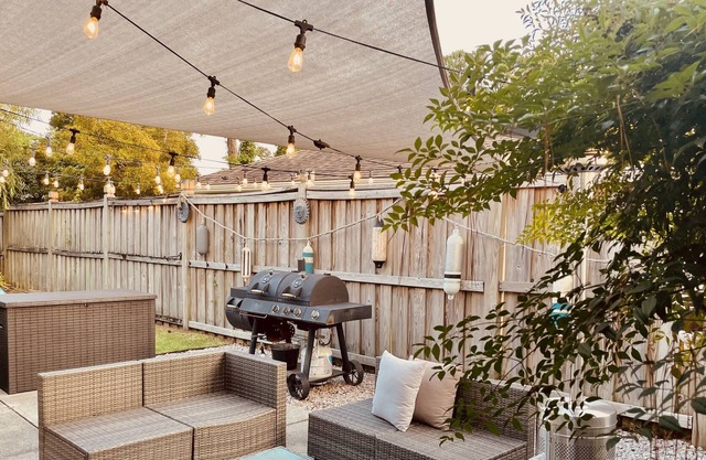 Coastal Retreat, 9 Min to the Beach, 12 Min to Downtown Riverwalk