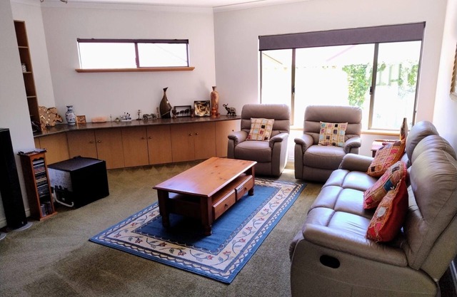 Coastal retreat in Secret Harbour Nice way to relax with all amenities.